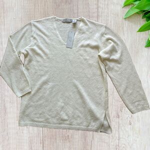 Carolyn Taylor Beige  sweater V-neck Women‎ size M New!